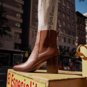 Madewell Chelsea bootie